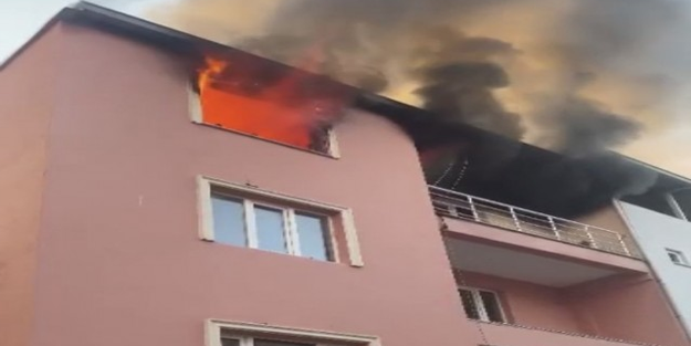 Cinnet geçiren adam evini böyle yaktı!