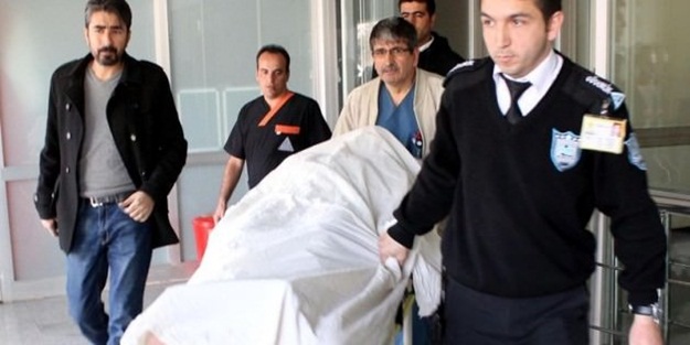 Cinnet getiren kadın annesi ve kızını öldürdü!