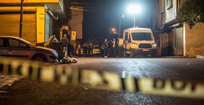 Cinnet getiren kişi anne ve babasını öldürüp intihar etti