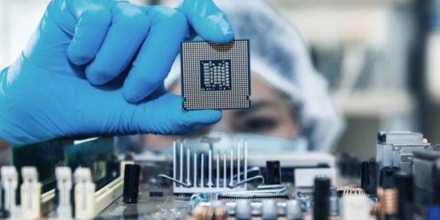 Çip devi Intel'de tarihi çöküş!