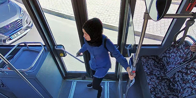 Cip ile otobüs çarpışmıştı! Dehşet anının görüntüsü ortaya çıktı