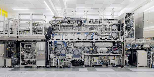 Çip makinesi üreten ASML, High-NA EUV makinelerini pahalı bulunlara cevap verdi