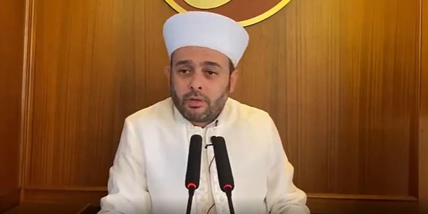 Çıplaklığı eleştiren Halil Konakcı Hoca, CHP ve feministlerin hedefi oldu!