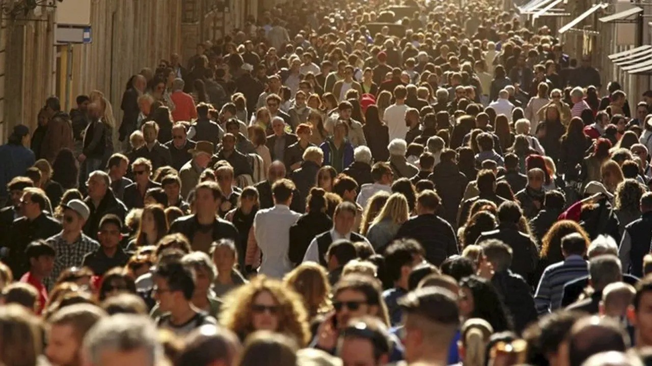 Çıplaklık ve utanmazlık, toplumu tehdit ediyor! O oran, ağızları bir karış açık bıraktı