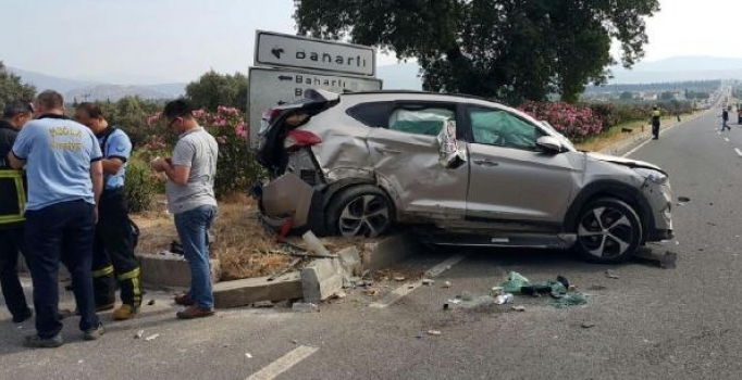 Ciple otomobil çarpıştı: 6 kişi yaralı