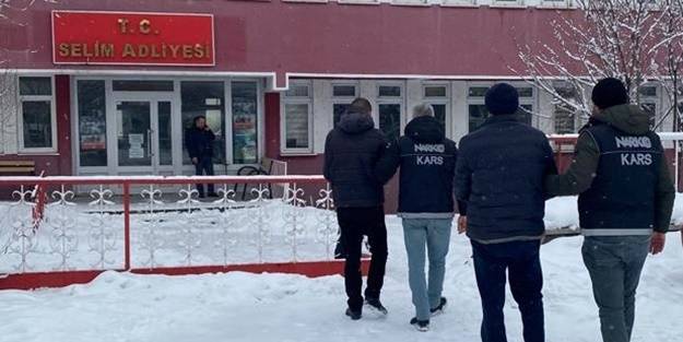 Cips paketlerinde uyuşturucu ticareti yapan 2 kişi tutuklandı