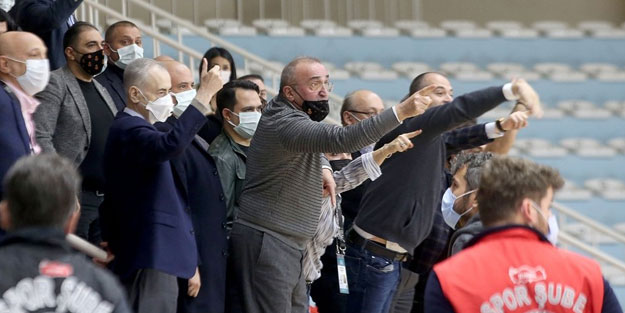 Çirkin hareket iddiası tribünleri karıştırdı