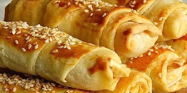 Kolay el açması börek nasıl yapılır?