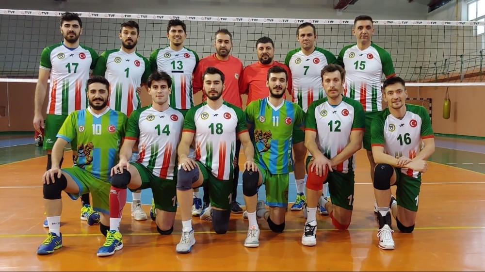 Cizre Belediyesi erkek voleybol takımı galibiyetlere devam ediyor 