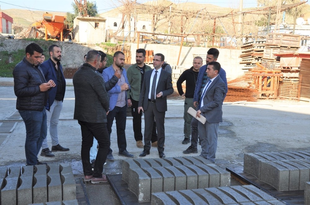 Cizre Kaymakamı Sinanoğlu ilçede yapılan çalışmaları inceledi 