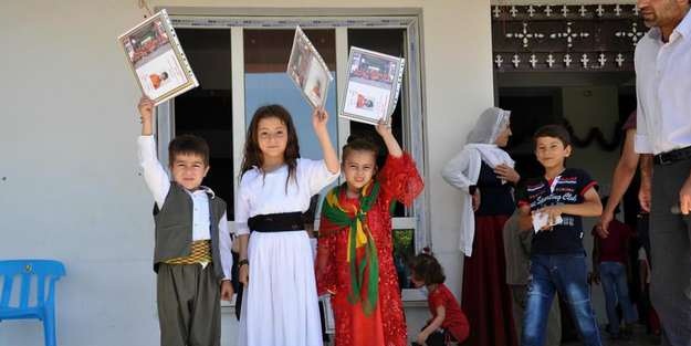 CHP'li kemalistler HDP'ye kızgın! 'Atatürksüz karne' dağıtıldı