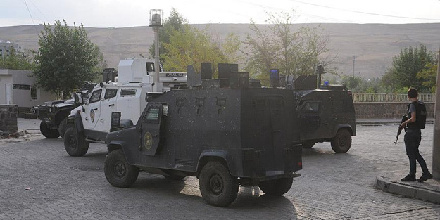 Cizre'de emniyet müdürlüğü binasına saldırı