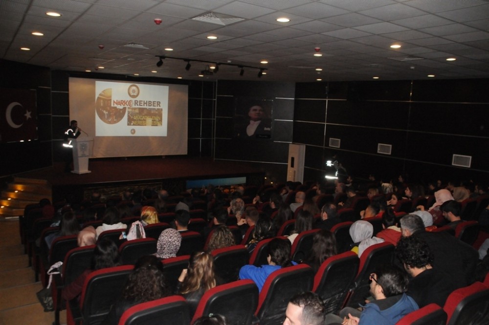 Cizre’de Narko Rehber Projesiyle öğretmenlere seminer verildi 