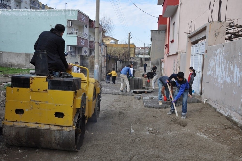 Cizre’de üstyapı çalışmaları 
