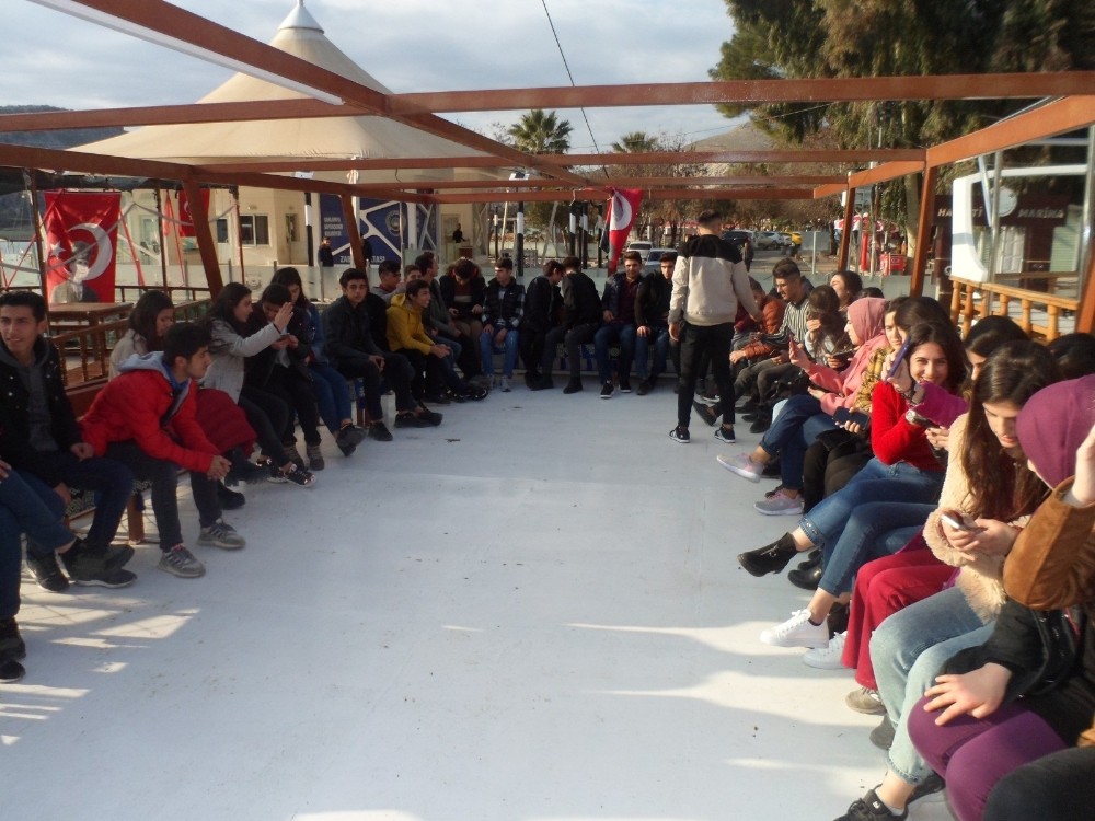 Cizreli öğrenciler Şanlıurfa’yı gezdi 