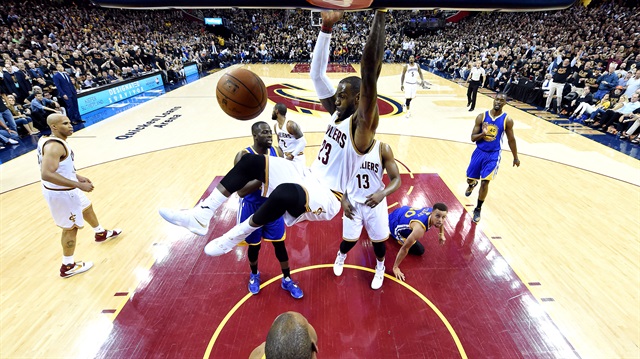 Cleveland Cavaliers’dan müthiş geri dönüş