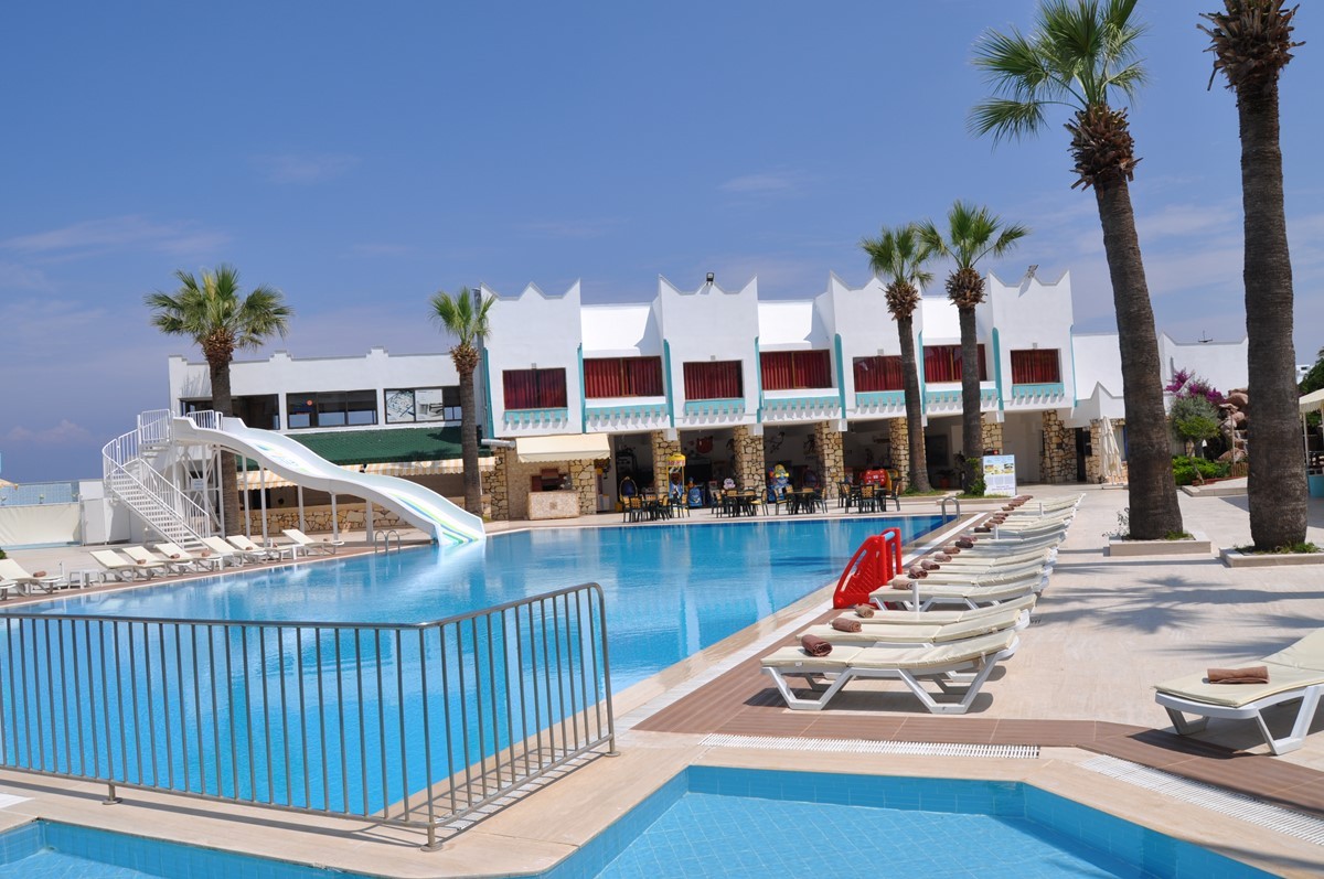 Club Familia Çeşme Tatil Köyünde Muhteşem Yaz ve Sınırsız Eğlence