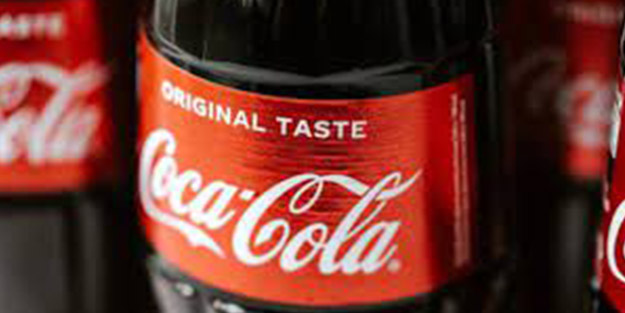 Coca Cola ile ilgili can sıkıcı gelişme! Sokakta boykot edilirken diğer tarafta patladı gitti