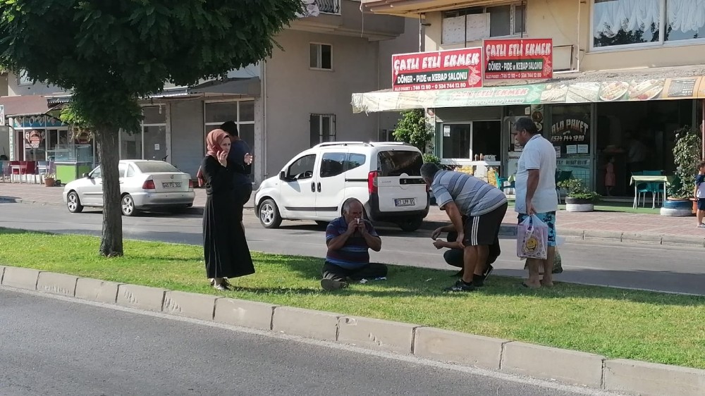Çocuğa çarpmayayım derken kendisi yaralandı 