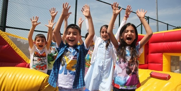 Çocuğa uygun oyuncak nasıl seçilir?