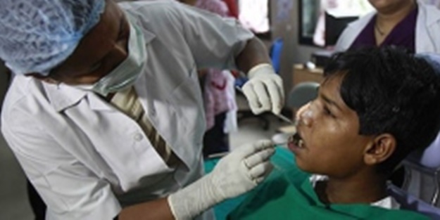 Çocuğun ağzından tam 232 diş çektiler