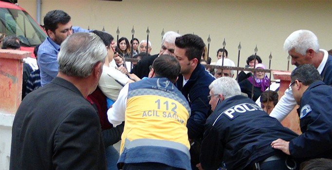 Çocuğun göğsüne demir parmaklık saplandı