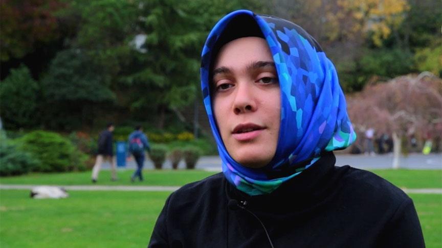 Çocuğunu üniversite sıralarında büyütüyor!