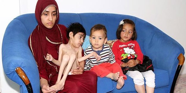 Çocuğunun ağlamadan uyuyacağı günü bekliyor