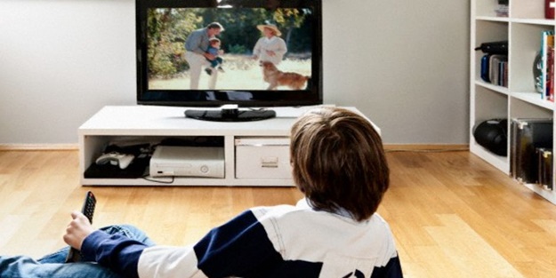 Çocuğunuz ekranla mı, akranla mı büyüyor?