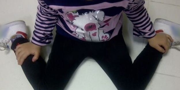 Çocuğunuz 'W' şeklinde oturuyorsa dikkat!