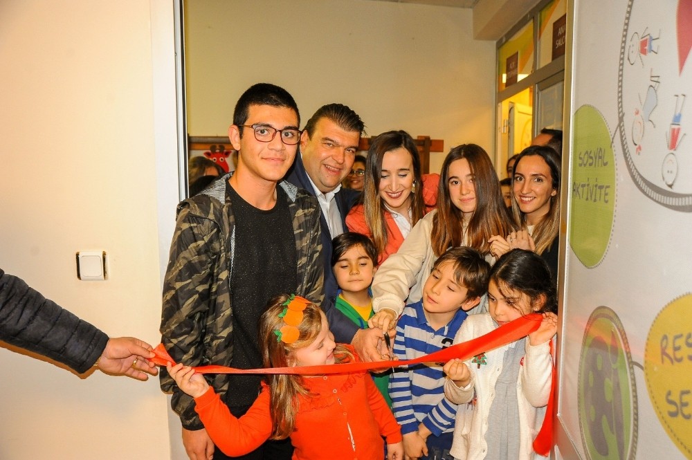 Çocuk Belediye Başkanı ve yönetimi göreve başladı 