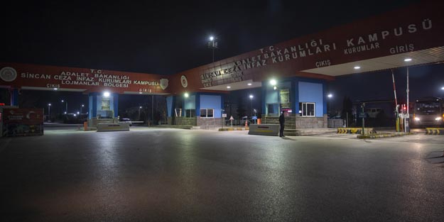 Çocuk cezaevi karıştı! Yaralılar var