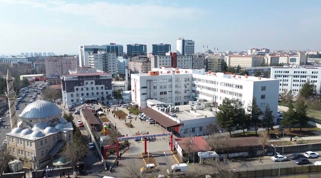 Çocuk hastanesinden örnek sağlık hizmeti