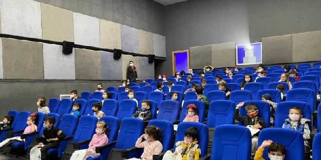 Çocuk Kulübü köy okulu çocuklarını sevindiriyor