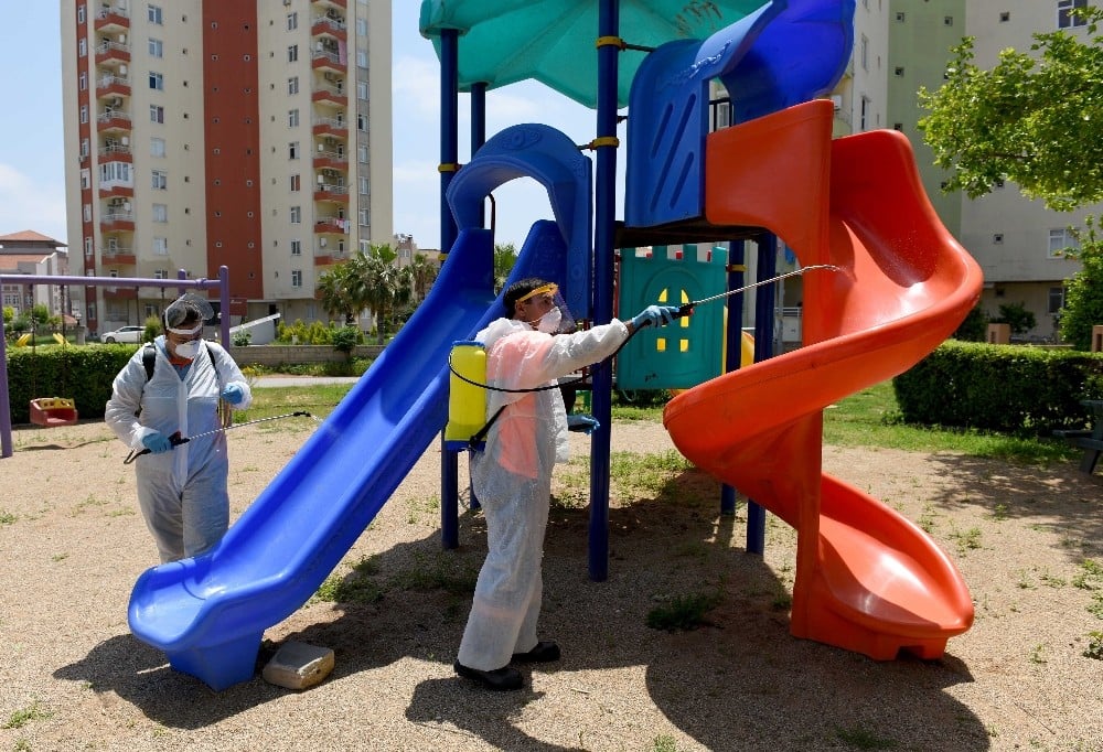 Çocuk oyun grupları dezenfekte edildi 