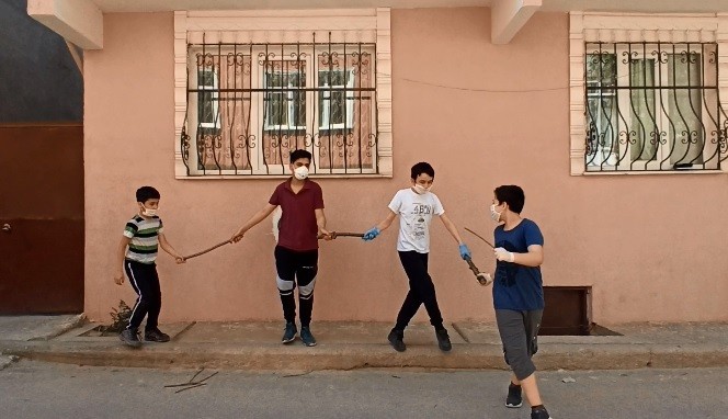 Çocuk oyunlarına sosyal mesafe engeli 