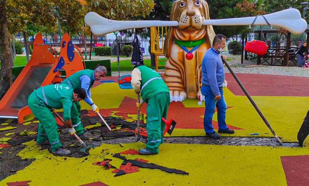 Çocuk parkındaki PKK paçavrası dâvâsında üç sanığa hapis talebi