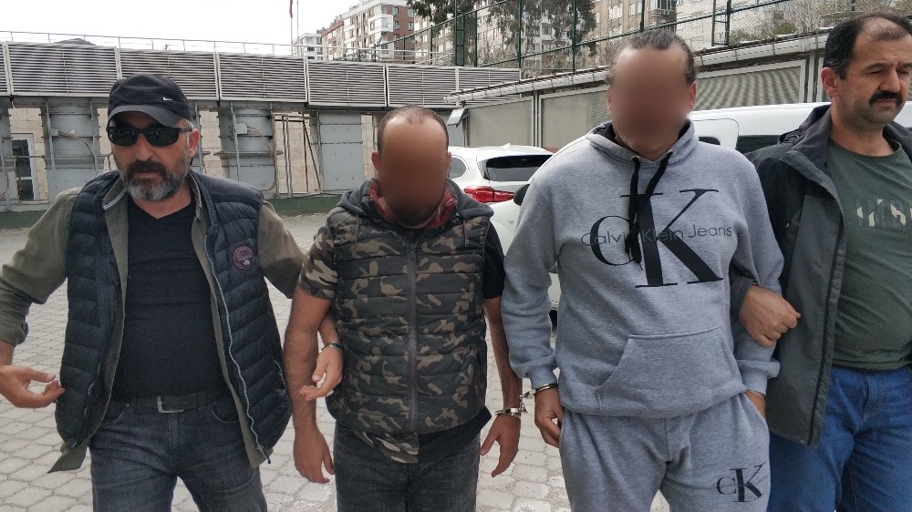 Çocuk pornosu paylaşımı yapan 2 yabancıya gözaltı 