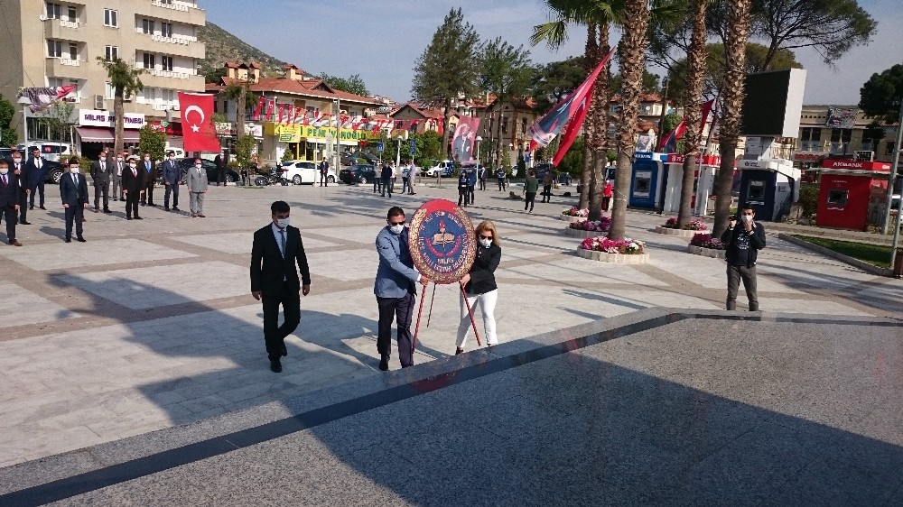 Çocuklar bayrama sesleriyle eşlik ettiler 