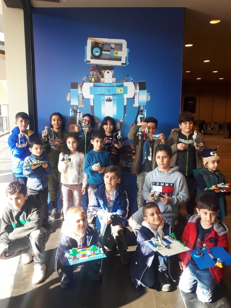 Çocuklar, Forum Mersin’de robotik kodlama yapmayı öğrendi 