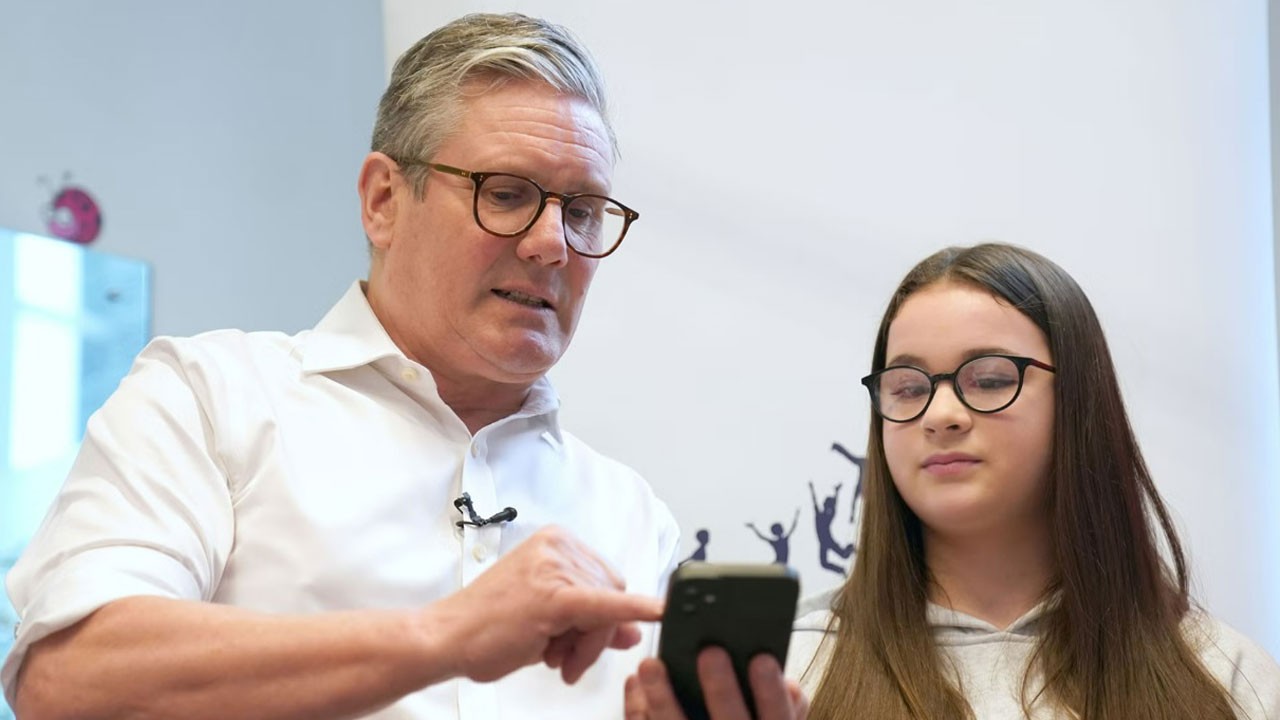 Çocuklar için dijital fren! İngiltere 16 yaş altına sosyal medyayı sınırlamaya hazırlanıyor