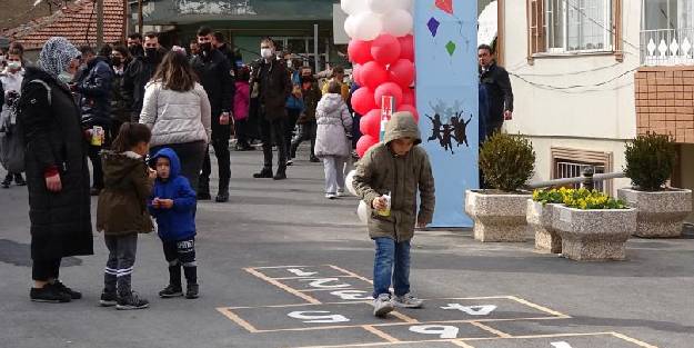 Çocuklar için tasarlanan sokak açıldı