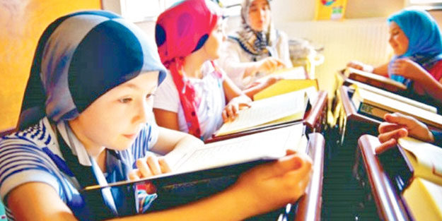 Çocuklar Kur’an’a koşuyor