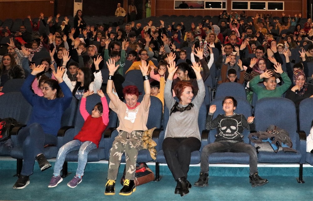 Çocuklar, Nasreddin Hoca ile eğlendi 