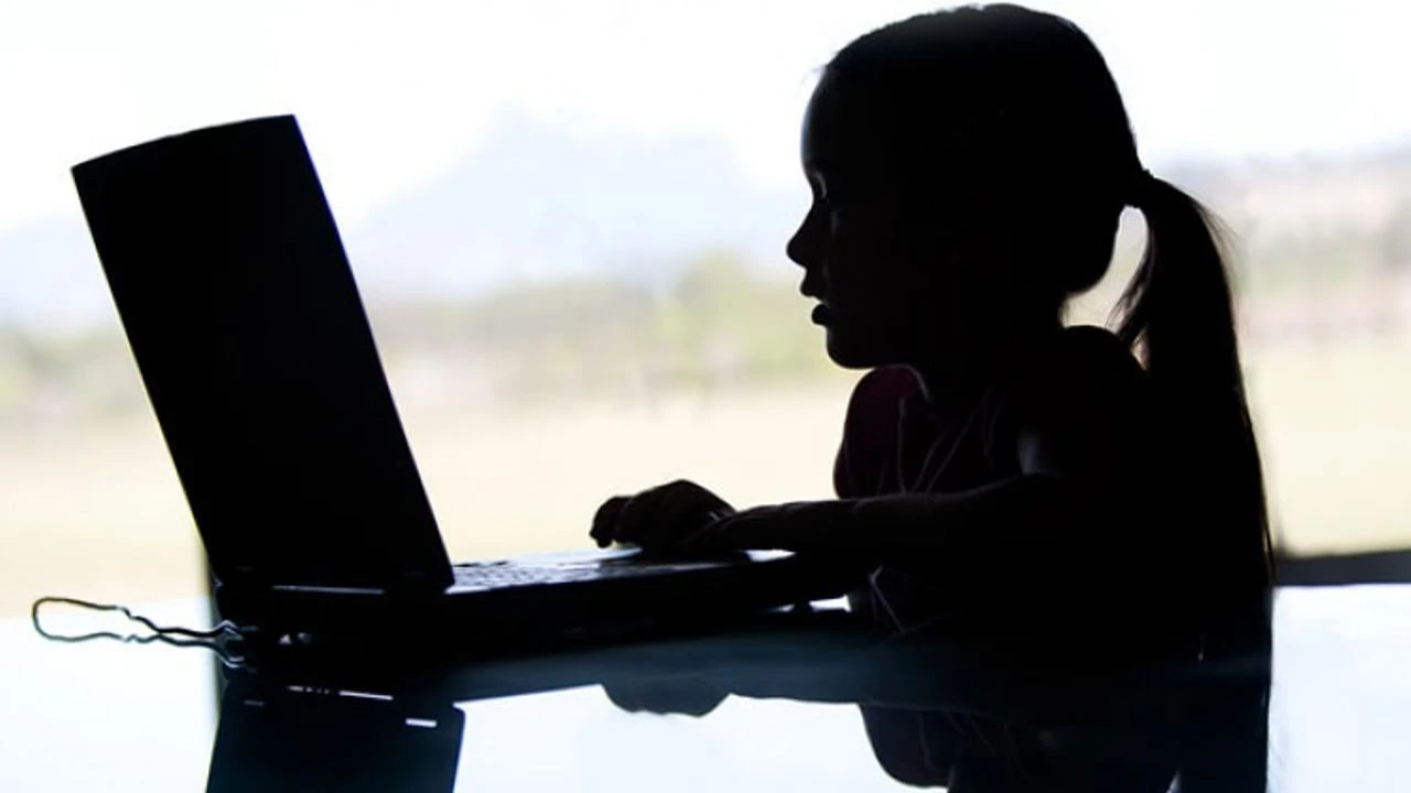 Çocuklar sosyal medyada para dileniyor!