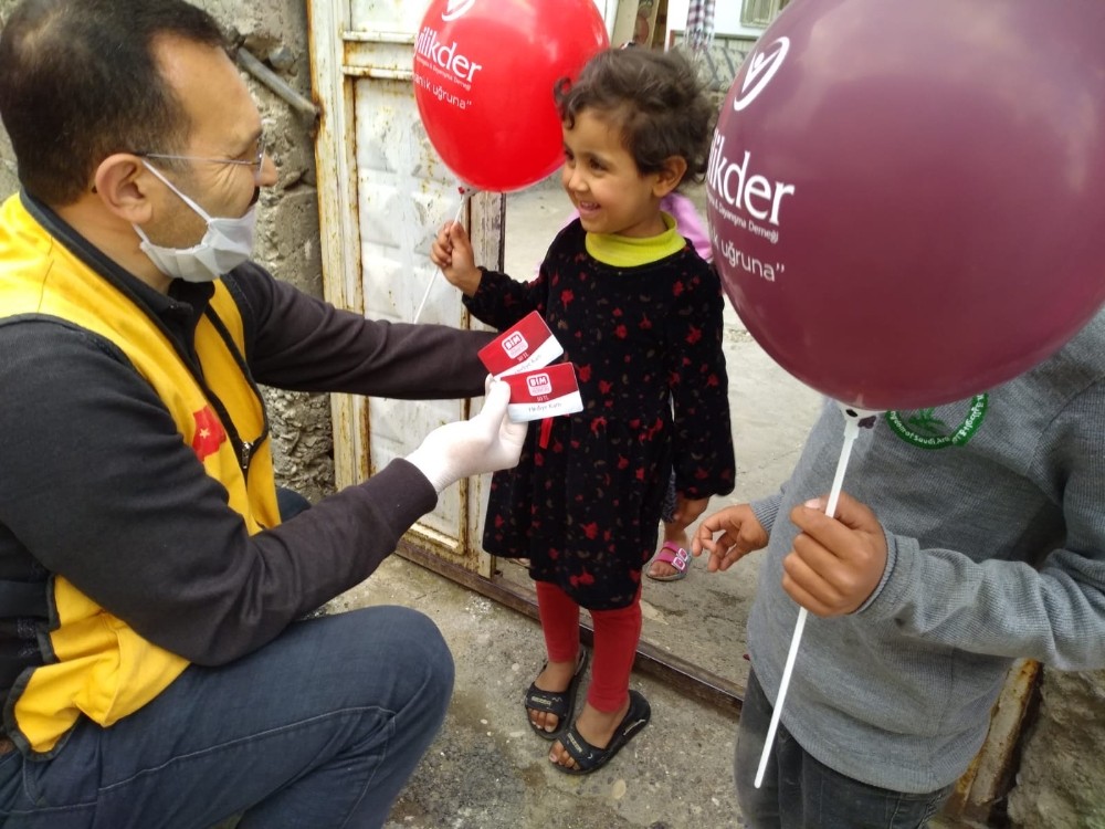 Çocuklara bayram hediyesi 