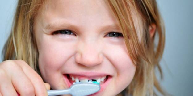 Çocuklara diş gelişimi için besinler