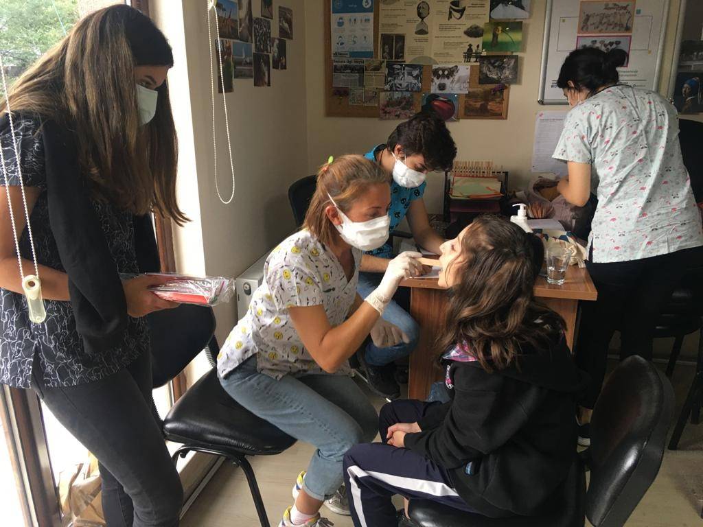 Çocuklara diş sağlığı taraması