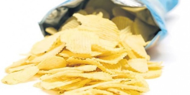 Çocuklara sakın cips yedirmeyin