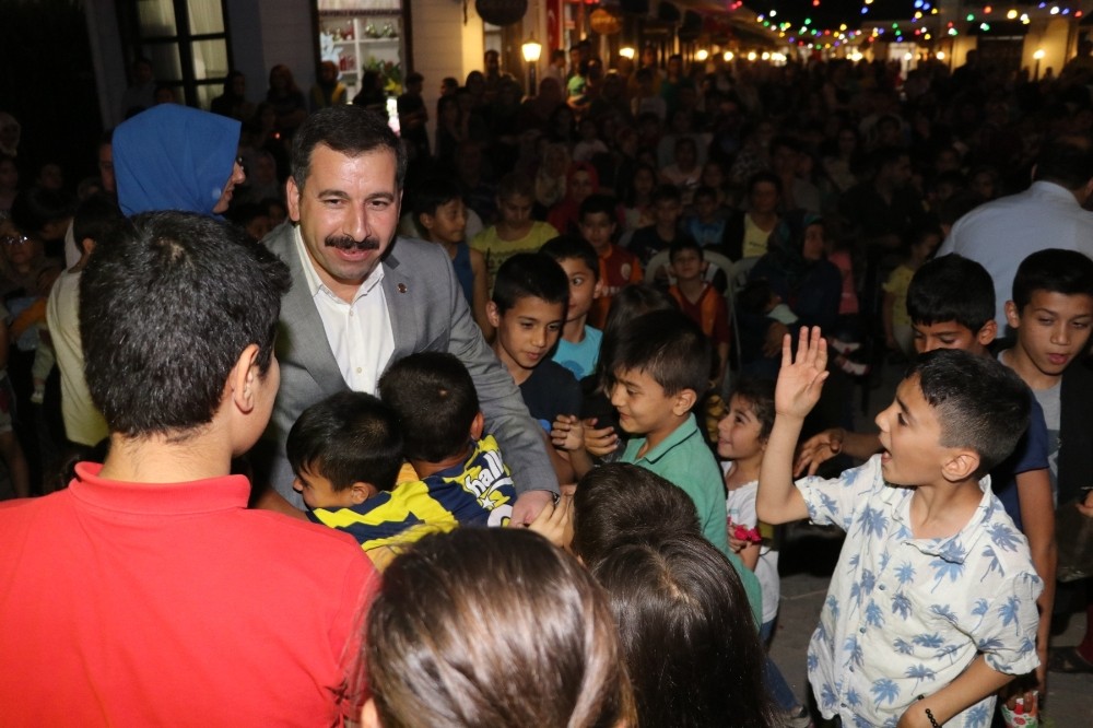 Çocuklardan Baydilli’ye sevgi seli 